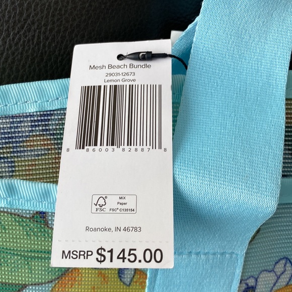 Vera Bradley Beach Blanket/Tote Lemons NWT 🍋🍋🍋 - Picture 2 of 5